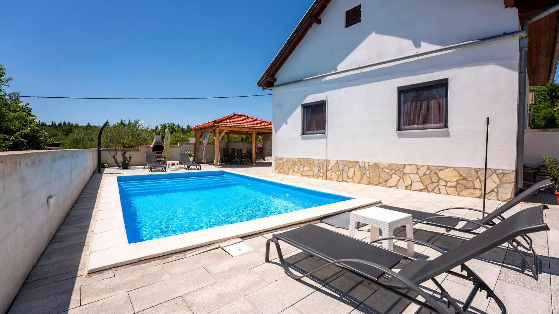 Baroque Art With Pool, Sauna And Gym Pridraga Villa