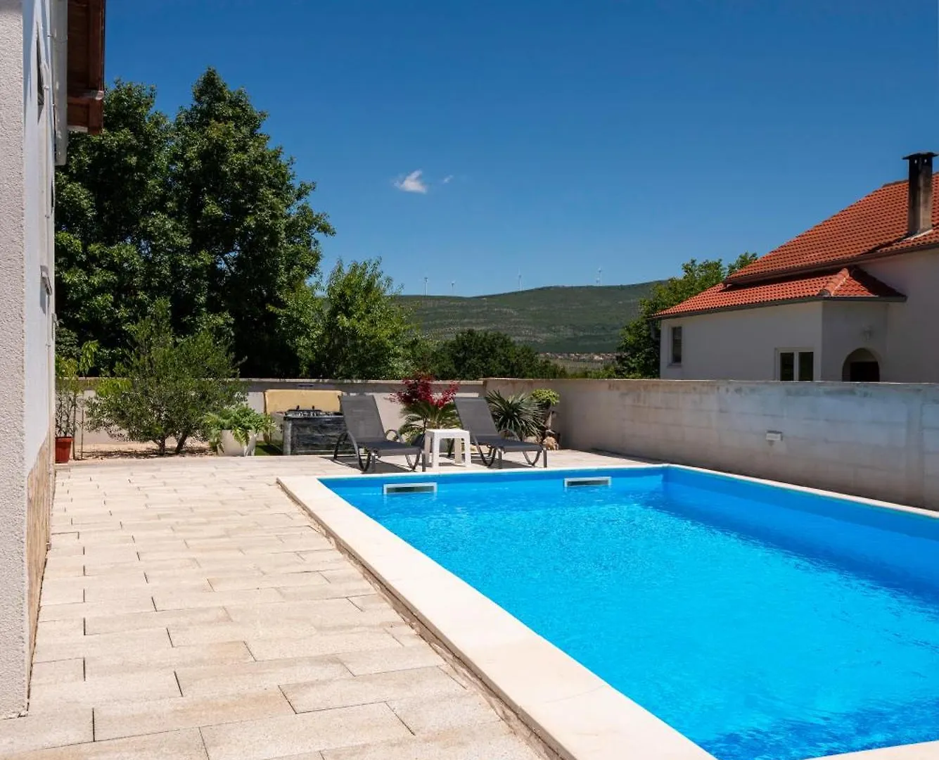 Villa Baroque Art With Pool, Sauna And Gym Pridraga