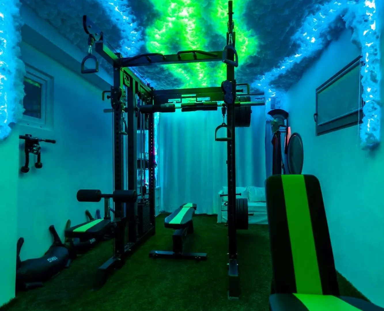 Baroque Art With Pool, Sauna And Gym Pridraga